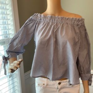 American eagle 🦅Off the shoulder top